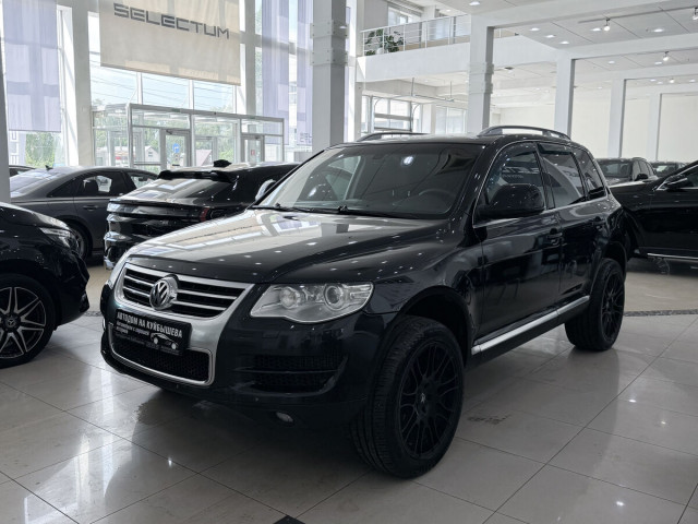 Фотография 1: Volkswagen Touareg, I Рестайлинг 