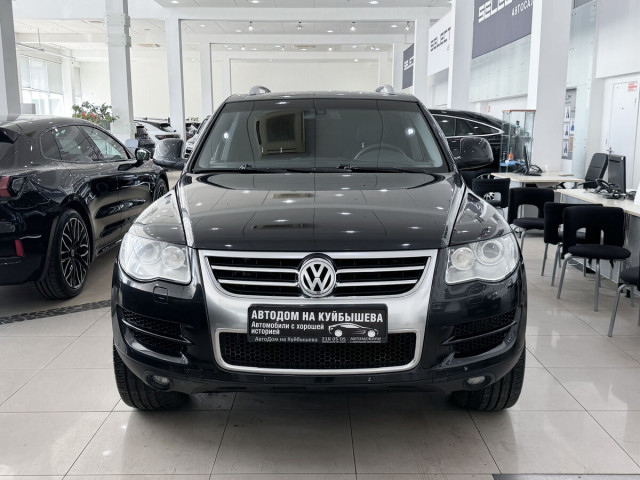 Фотография 2: Volkswagen Touareg, I Рестайлинг 