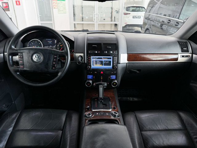 Фотография 9: Volkswagen Touareg, I Рестайлинг 